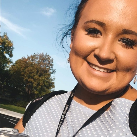 Meet your posher, Amy! - Picture 5 of 7